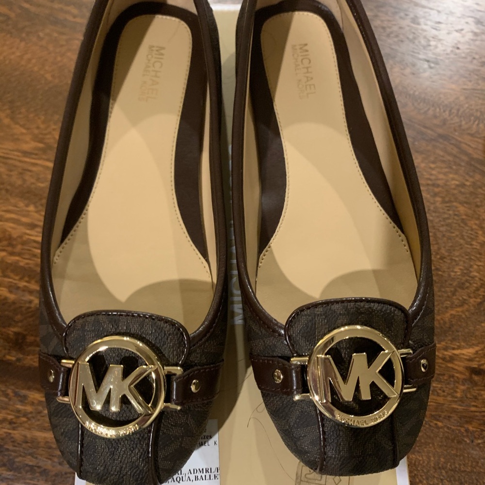 Lillie flat from Michael Michael Kors US 7M - NEW